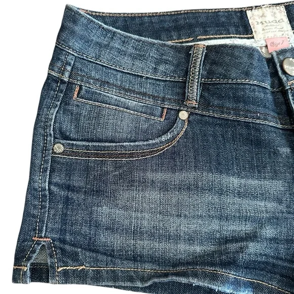 Mudd Dark Wash Denim Jean Shorts with Embroidered Back Pockets Junior’s 7 - Picture 3 of 12
